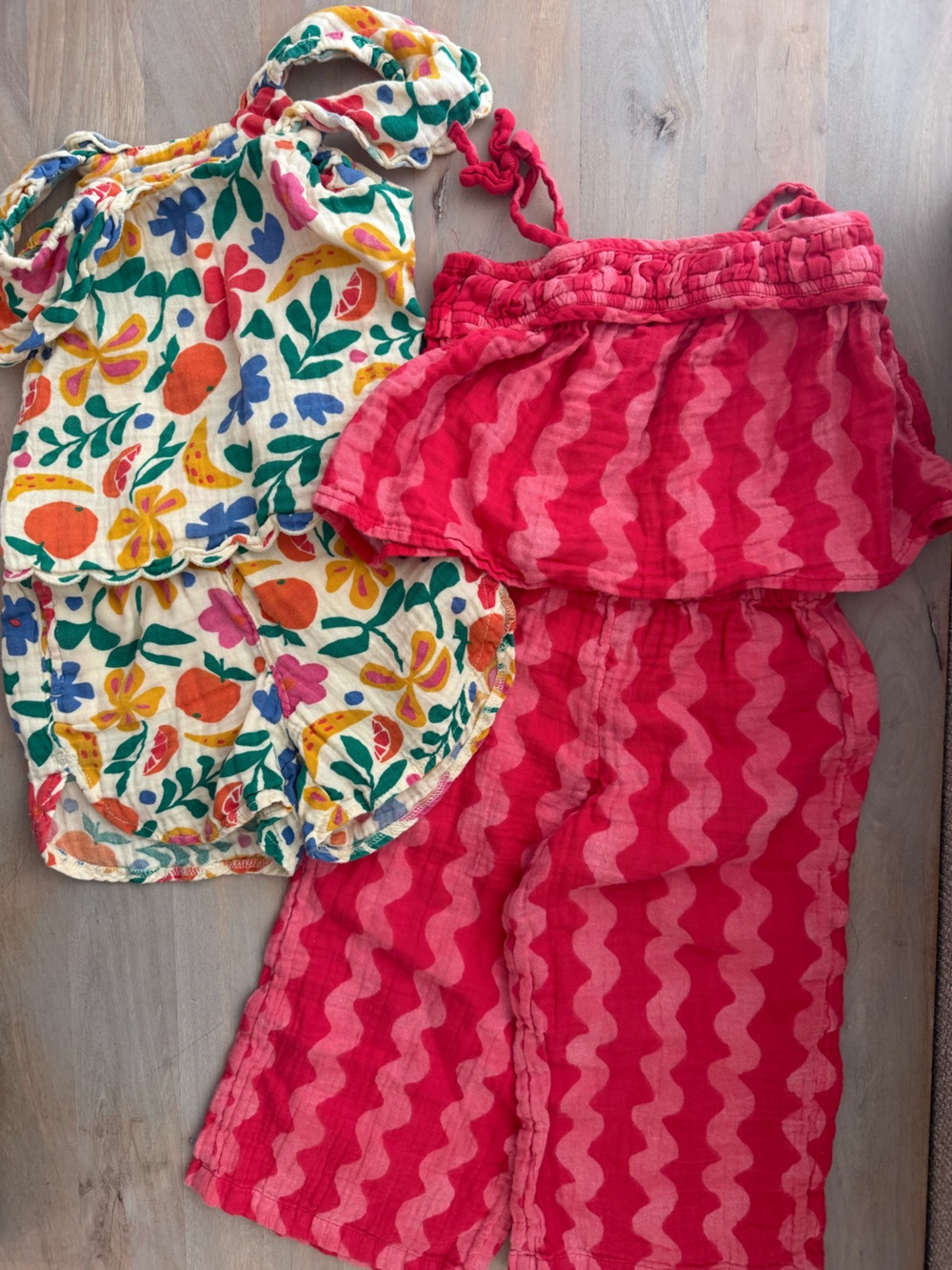 Old Navy - size 4T set of two cotton gauze sets